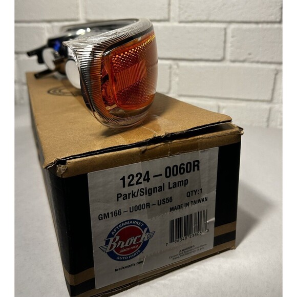 eagle eyes parking lamp 99-02 silverado 00-06 Suburban/Tahoe right side - Picture 6 of 10